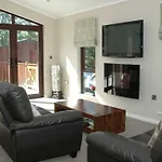 Lodge Ruskin *
